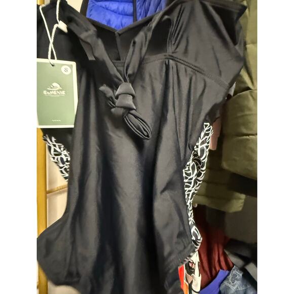 EoMenie small swim - Picture 3 of 4